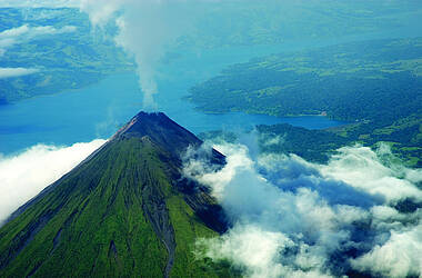 Der rauchende Vulkan Arenal in Costa Rica
