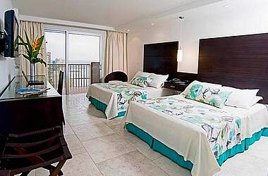 Doppelbett-Zimmer im Hotel Capilla del Mar Cartagena
