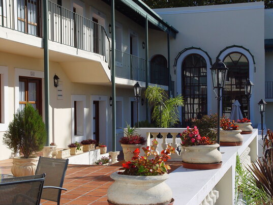 Terrasse der Posada Don Antonio in Colonia del Sacramento, Uruguay