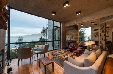 Lounge des AWA Hotels mit Blick auf den Llanquihue See