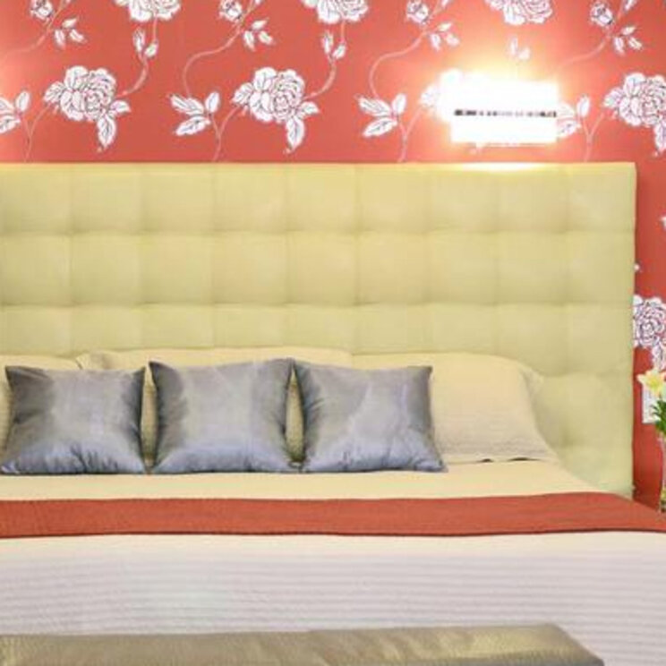 Zimmer mit Kinggsizebett im Hotel Los Conquistadores Trujillo, Peru