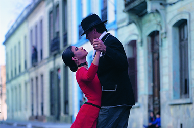 Tangotanzendes Paar in Montevideo