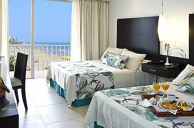 Doppelbett-Zimmer mit Meerblick im Hotel Capilla del Mar Cartagena