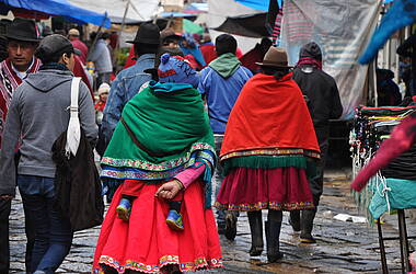 Markt im indigenen Andendorf Guamote, Ecuador
