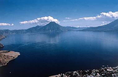 Der zweitgrößte See in Guatemala: der Lago de Atitlán
