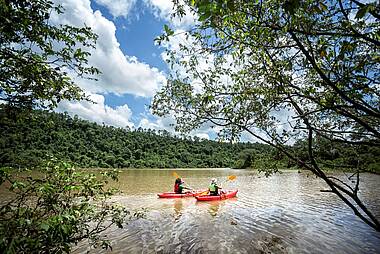 Kayak-Touren unweit der Lodge Awasi Iguazu, Iguazú