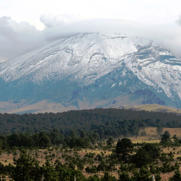 Schneebedeckter Vulkan Popocatépetl