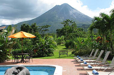 Pool und Garten Hotel Arenal Springs