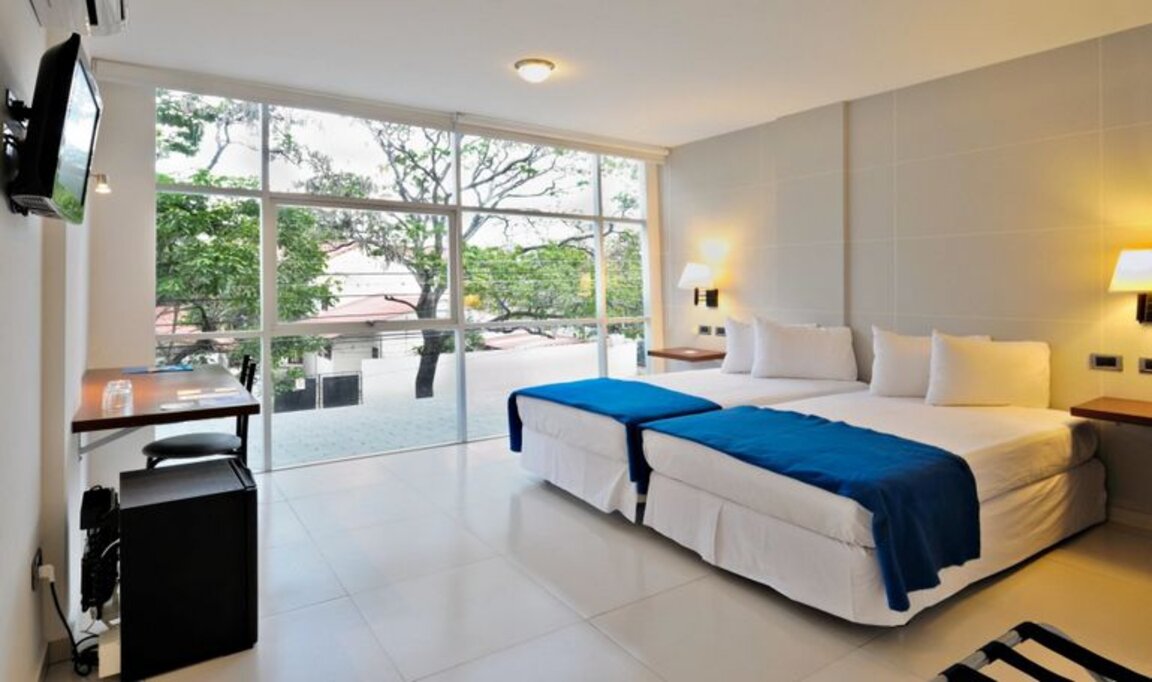 Zimmer mit Doppelbett im Hotel LP Santa Cruz Centro