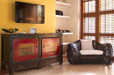 Rustikale Einrichtung in warmen Farben im Hotel Quadrifolio, Cartagena