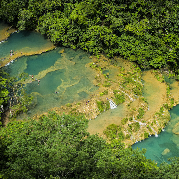 Wasserterrassen Semuc Champey im Norden von Guatemala