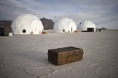 Bungalos der Kachi Lodge direkt in der Uyuni-Salzwüste