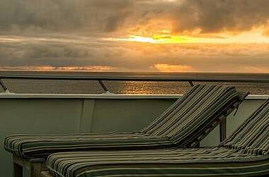 An Bord der Seaman Journey bei Sonnenuntergang, Galapagos Cruise Ecuador