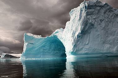 Eisberg im Wasser