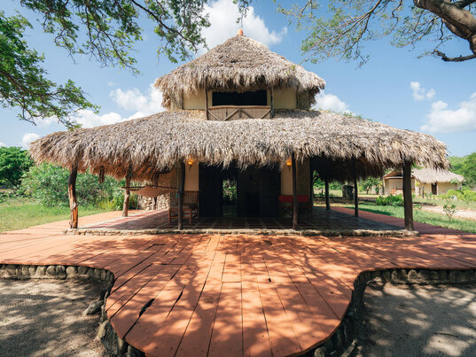 Bungalow des Hotels Punta Teonoste in Tola