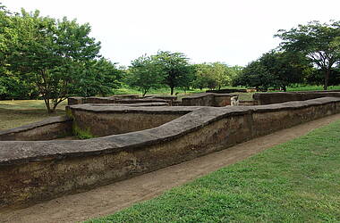 Mauerreste in der von Spaniern erbaute Ruinenstadt León Viejo