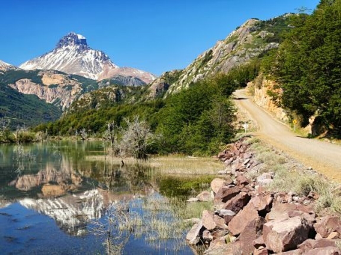 Cerro Castillo und Straße