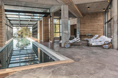 Spa mit Pool im AWA Hotel in chilenischen Seengebiet