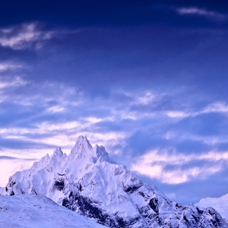 Schneebedeckte Berggipfel bei Ushuaia
