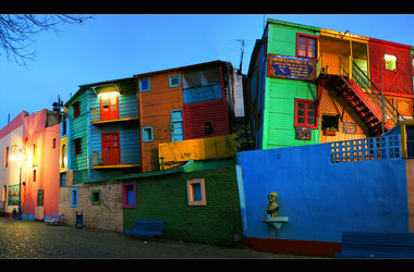 Argentinien Reisen - Bunte Häuser im Stadtteil Boca in Buenos Aires