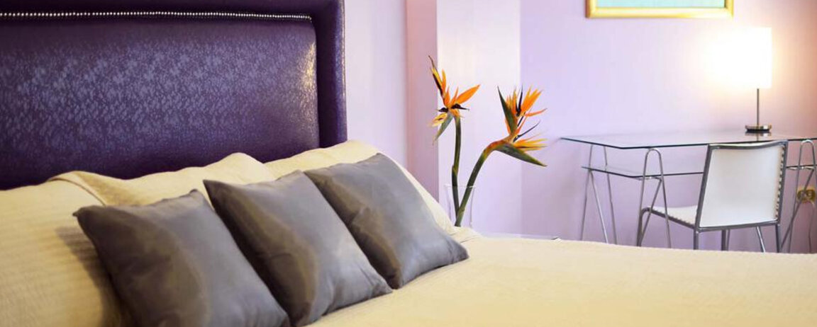 Elegante Zimmereinrichtung im Hotel Los Conquistadores Trujillo, Peru