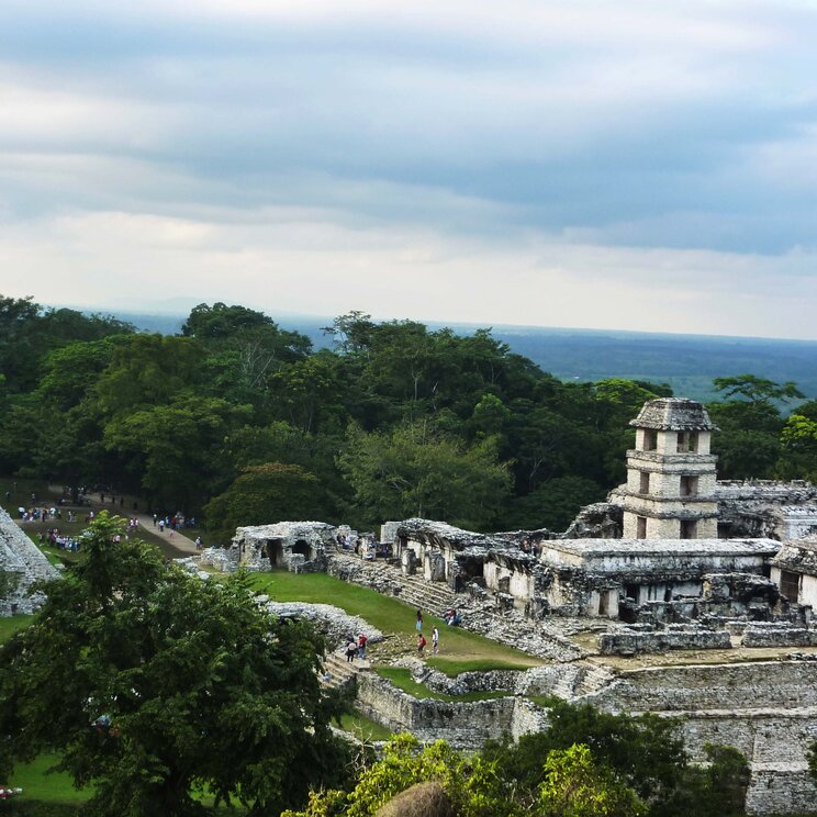 Maya-Tempel von Palenque aufgenommen in der Vogel-Perspektive