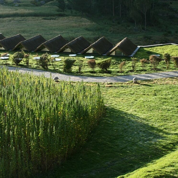 Ansicht über das Hotel Colca Lodge Spa & Hot Springs bei Dämmerung, Colca Canyon Peru 