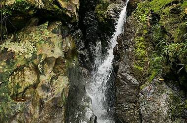 Wasserfall des Rio Terco an der Pazifikküste Kolumbiens