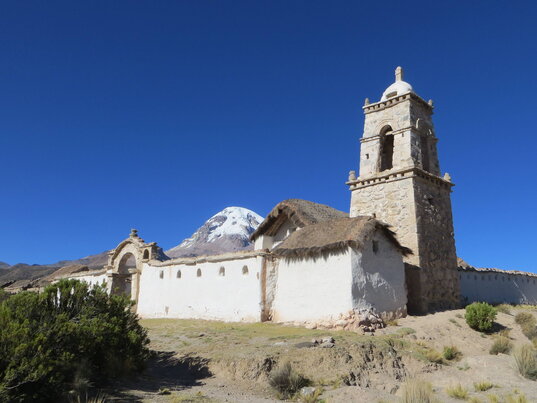 Die Kirche Tomarapi im Sajama Nationalpark