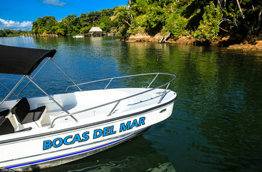 Ausflugsboot des Hotels Bocas del Mar in Panama