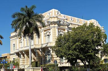 Barocke Außenfassade des Palacio Canton