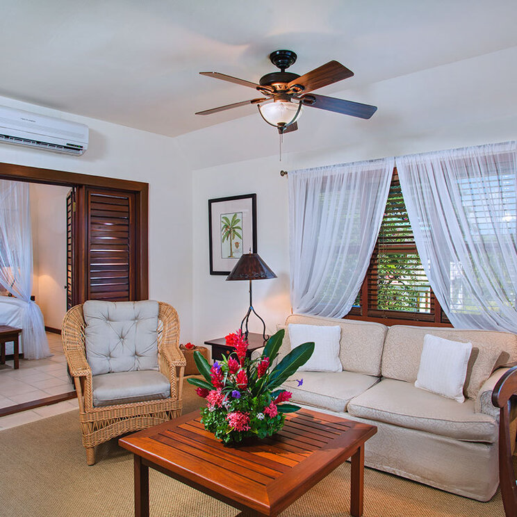 Wohnzimmer einer Plantation Suite im Victoria House