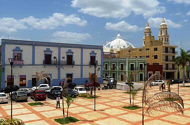 Plaza einer kolonialen Kleinstadt in Mexiko