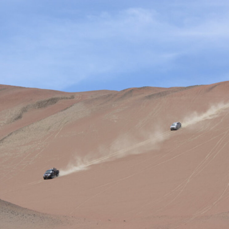 Dünenfahrt mit dem Jeep in der Wüste von Ica, Peru
