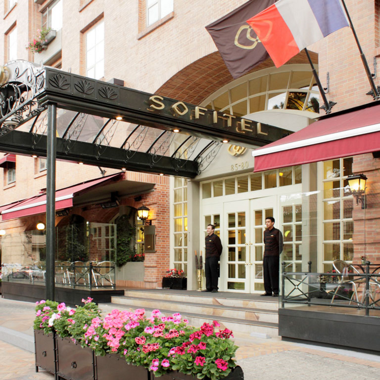 Luxeriöser Eingangsbereich des Hotels Sofitel Bogota Victoria Regia