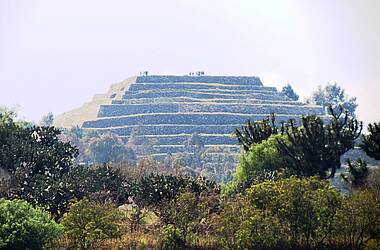 Terassenförmige Pyramide bei Puebla