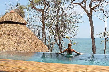 Infinity Pool im Resort at Isla Palenque in Panama