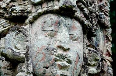 Relief auf den Tempelruinen in Copán im heutigen Honduras