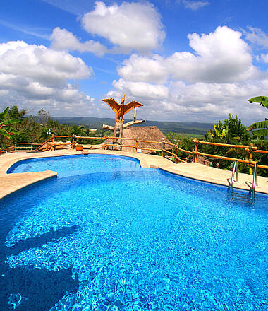 Pool im Cahal Pech Village Resort in Belize