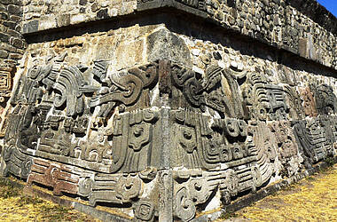 Tempelansicht der präkolumbischen Kultstätte Xochicalco