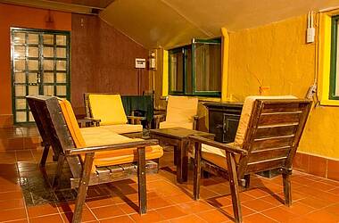 Ess- und Sitzbereich im Hotel Jardines de Uyuni, Bolivien