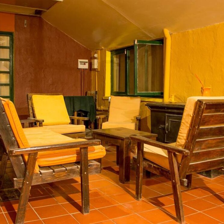 Ess- und Sitzbereich im Hotel Jardines de Uyuni, Bolivien