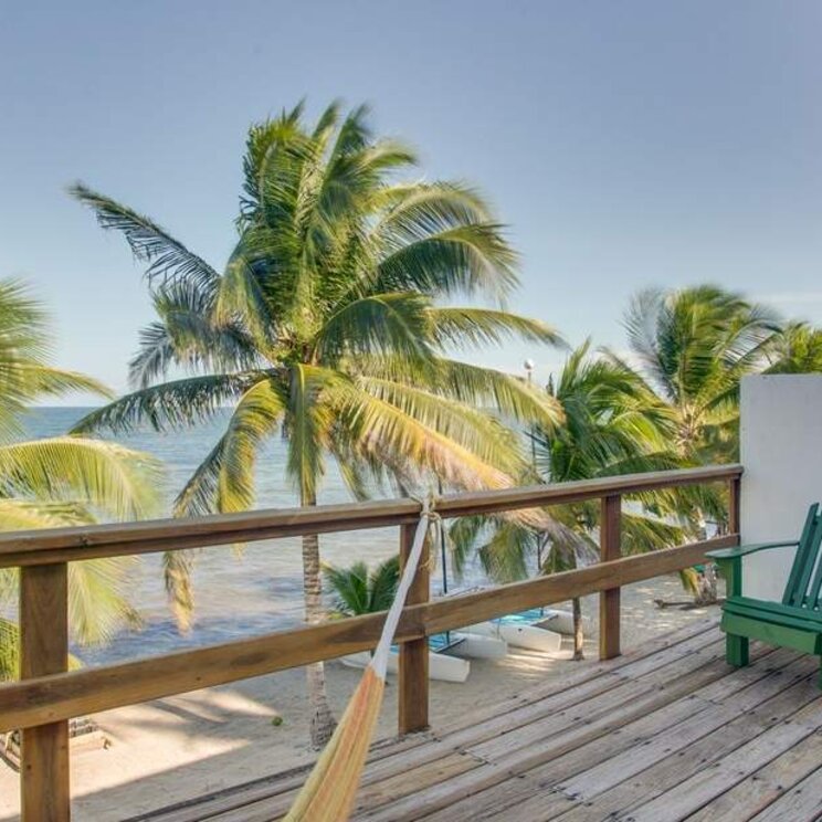 Terrasse der Oceanfront Suite im Resort Robert's Grove