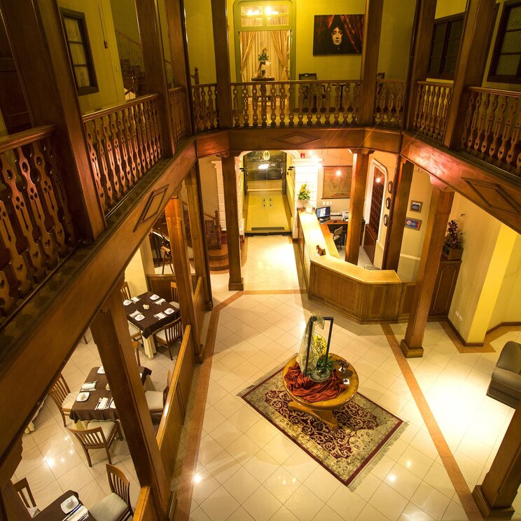 Das Restaurant und die Lobby des Hotels Carvallo