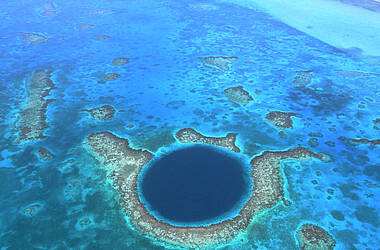 Luftansicht vom Blue Hole in Belize