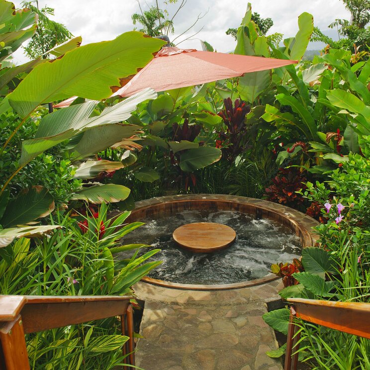 Jacuzzi im Grünen im Nayara Hotel Spa Gardens in La Fortuna, Costa Rica