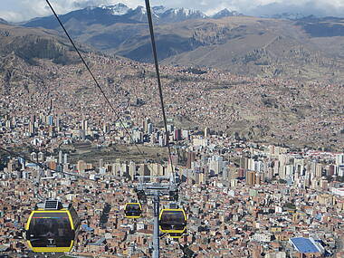 Mi Teleférico in La Paz, das weltweit größte städtische Seilbahnnetz