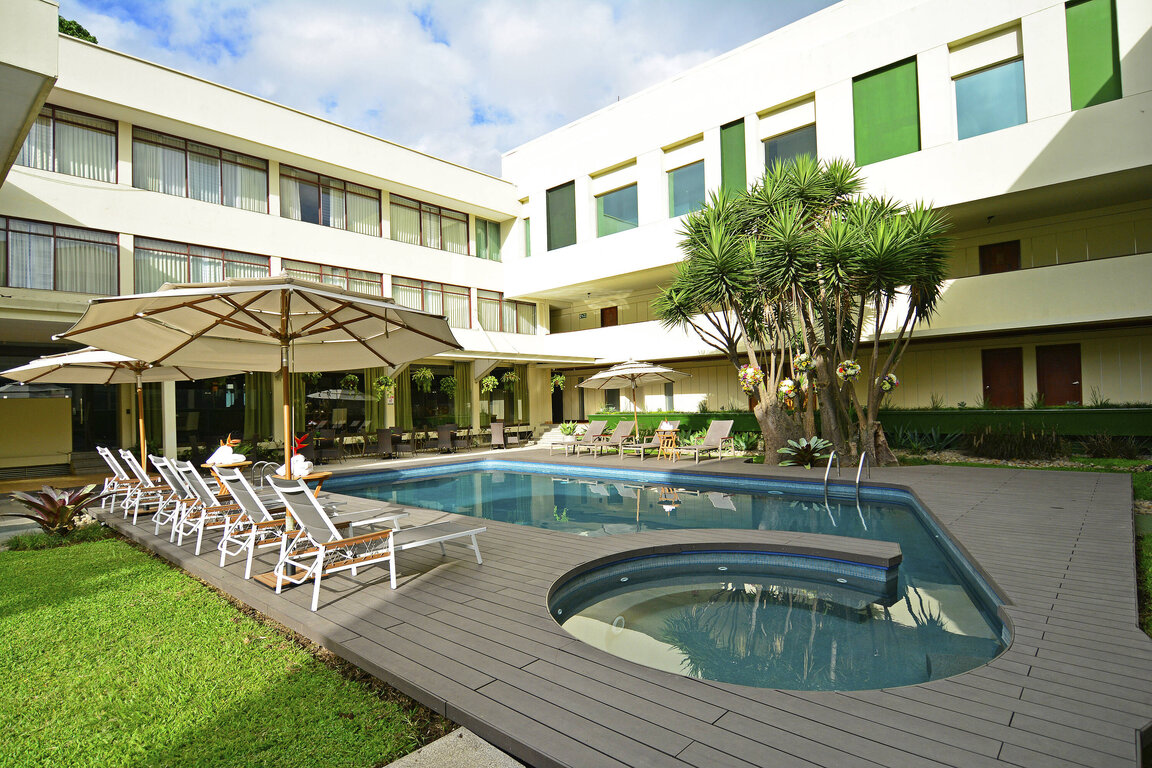 Pool im Hotel Auténtico in San José, Costa Rica