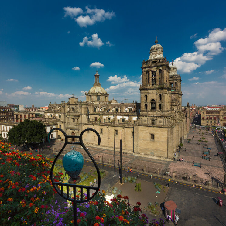 ischen ZentruBlick auf die Kathedrale am Zócalo im historm von Mexiko-Stadt in Mexiko.