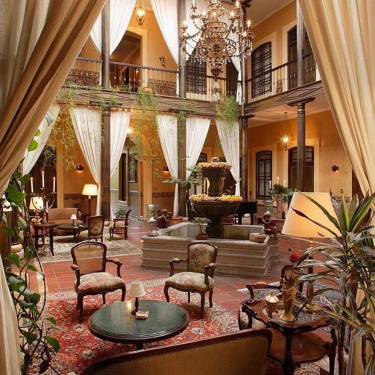 Koloniale Einrichtung im Mansión Alcázar Boutique Hotel, Cuenca